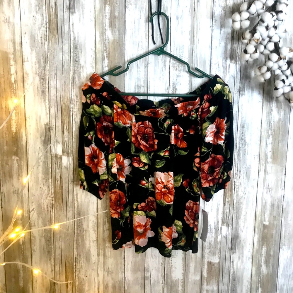LOVEAPPELLA off shoulder top